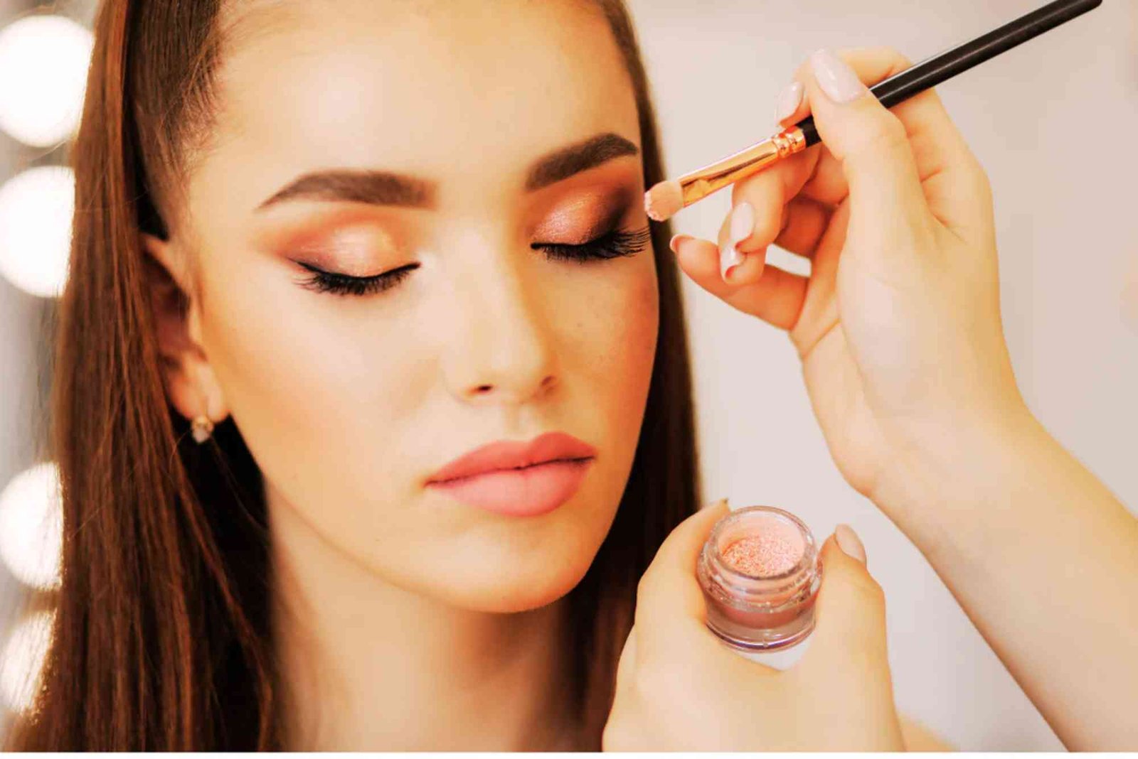 صيحات جديدة في عالم المكياج